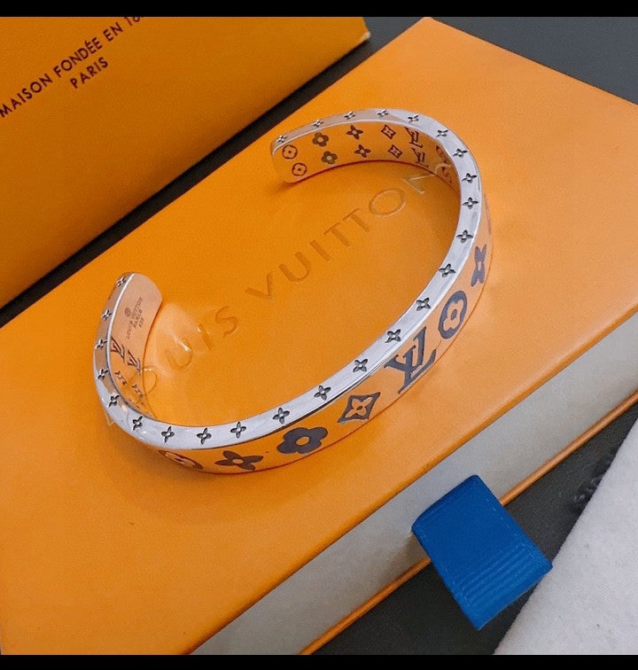 LV bracelet