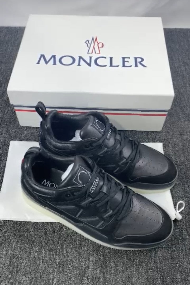 MC Sneakers